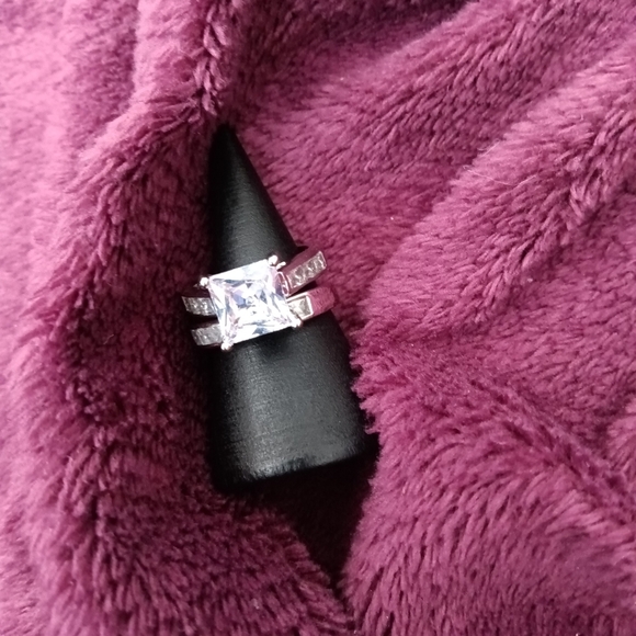 NEW Cubic Zirconia Engagement Set - Picture 2 of 3